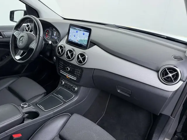 Mercedes-Benz B-Klasse 180 Urban 2019 Benzine 32