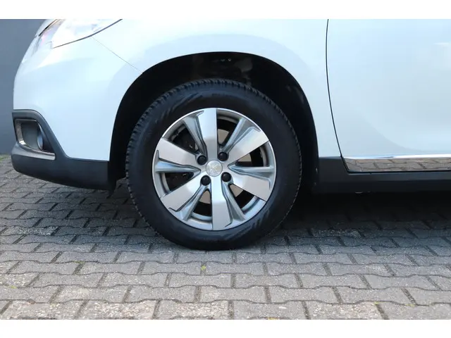 Peugeot 2008 1.2 Automaat Allure 2016 Benzine 19