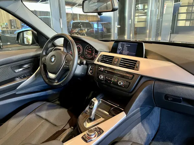 BMW 3 Serie 320i automaat antraciet, premium 2012 Benzine 4
