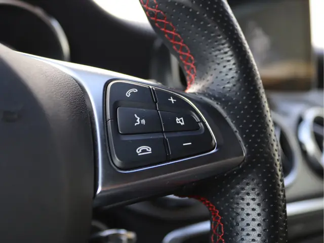 Mercedes-Benz GLA 180 AMG 2019 Benzine 41