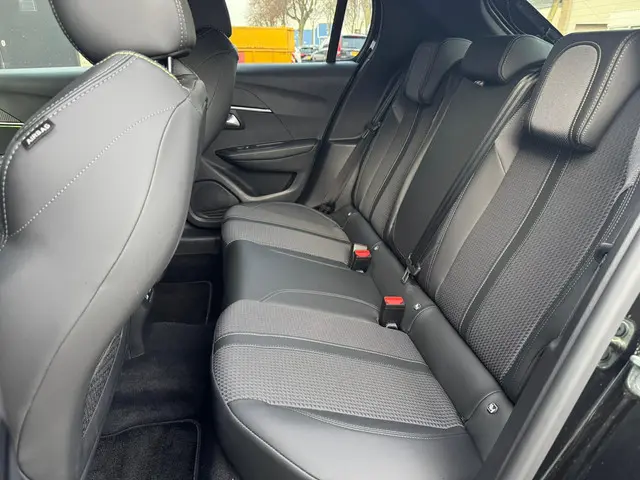 Peugeot 208 1.2 PureTech GT Pack 2023 Benzine 13