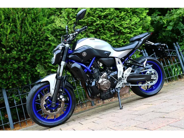Yamaha MT 07 3
