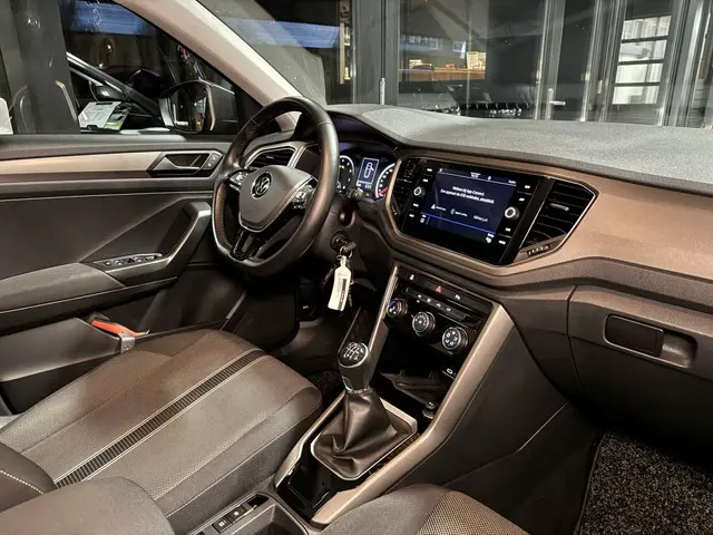Volkswagen T-Roc 1.5 TSI Style grijs 2020 Benzine