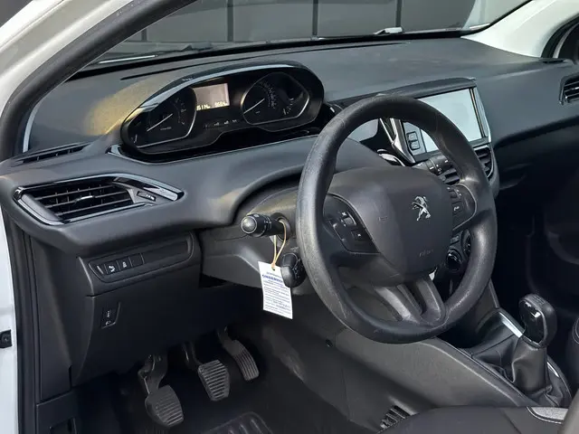 Peugeot 208 1.2 PureTech Blue Lion CarPlay 2016 Benzine 3