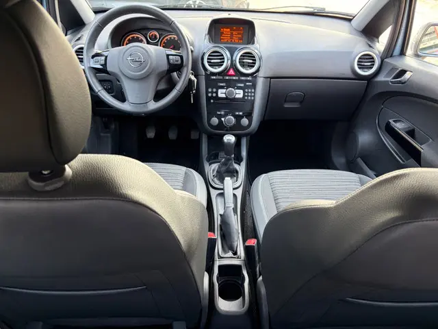 Opel Corsa 1.4-16V 2014 Benzine 10