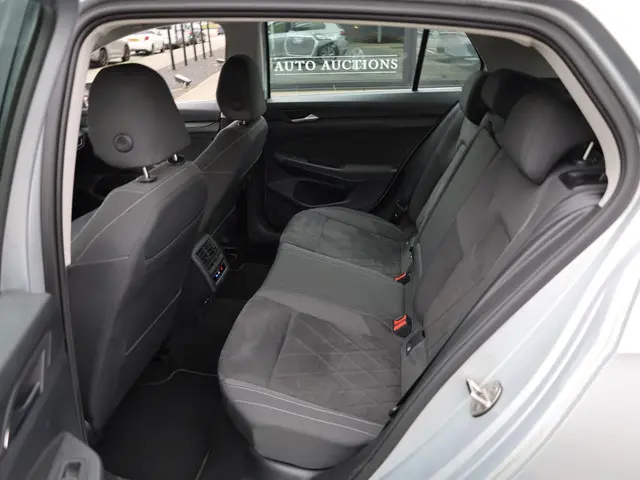 Volkswagen Golf 1.4 eHybrid PHEV 2022 Hybride Benzine 34