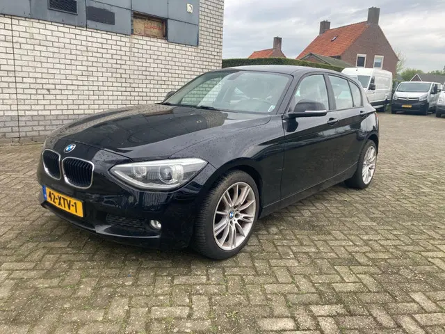 BMW 1 Serie 114i Business+ MOTOR DEFECT!! 2012 Benzine 7