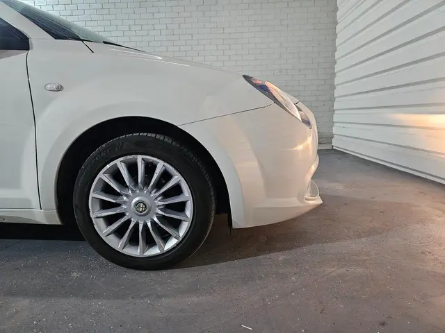 Alfa Romeo MiTo 1.4i Impression / 2e eigenaar 2013 Benzine 10