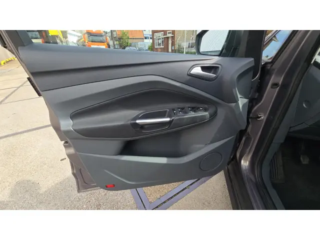Ford C-MAX 1.0 Edition 2014 Benzine 16