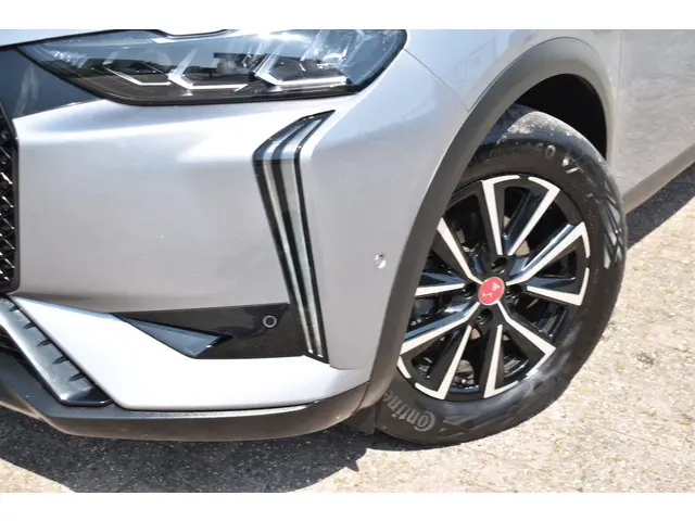 DS DS 3 PureTech 130 EAT8 Performance Line 2024 Benzine 9