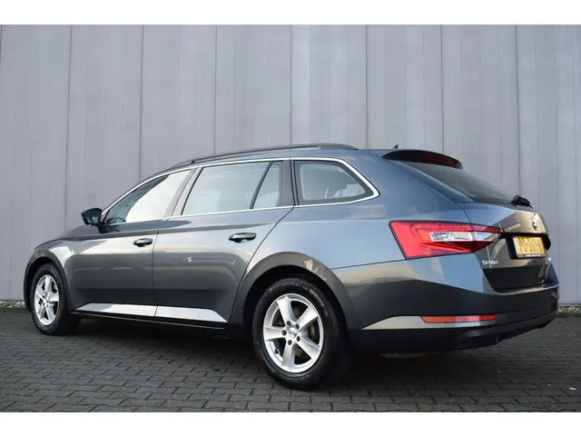 Škoda Superb Combi 1.4 TSi Ambition 2017 Benzine 26