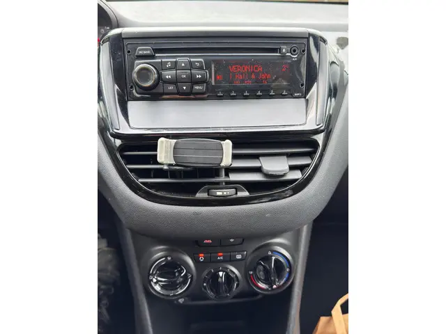 Peugeot 208 1.2 VTi Access / Airco / 140.000 km 2013 Benzine 6