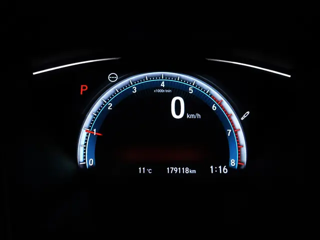Honda Civic 1.0 i-VTEC Executive Aut- 2018 Benzine 21