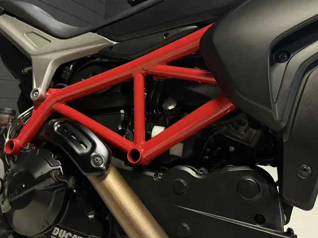 Ducati Hypermotard 821 2015 Benzine