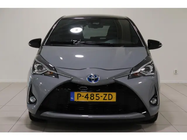 Toyota Yaris 1.5 Hybrid Bi-Tone, 2018 Hybride Benzine 14