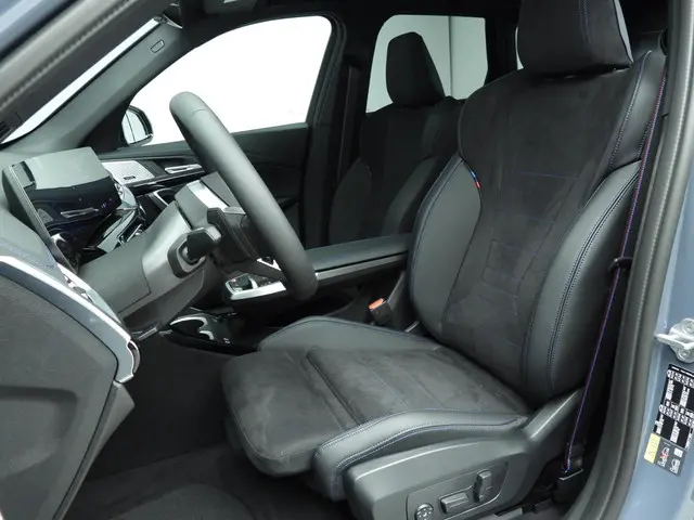 BMW X1 xDrive25e 2025 Hybride Benzine 7