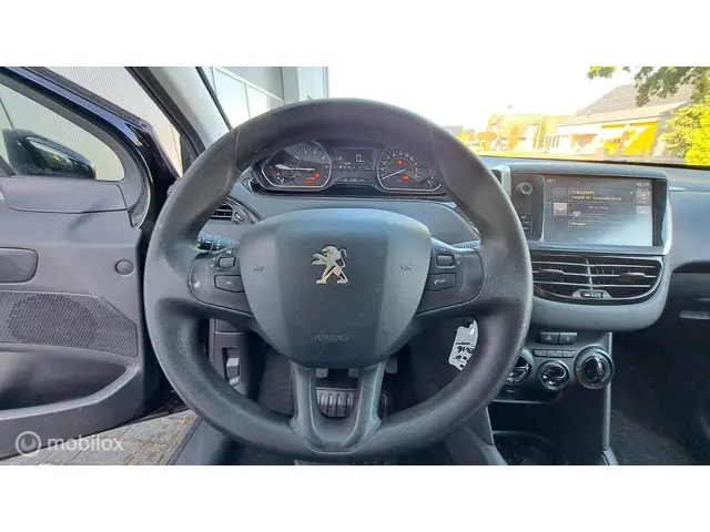 Peugeot 208 1.2 PureTech Blue Lease 2016 Benzine 15