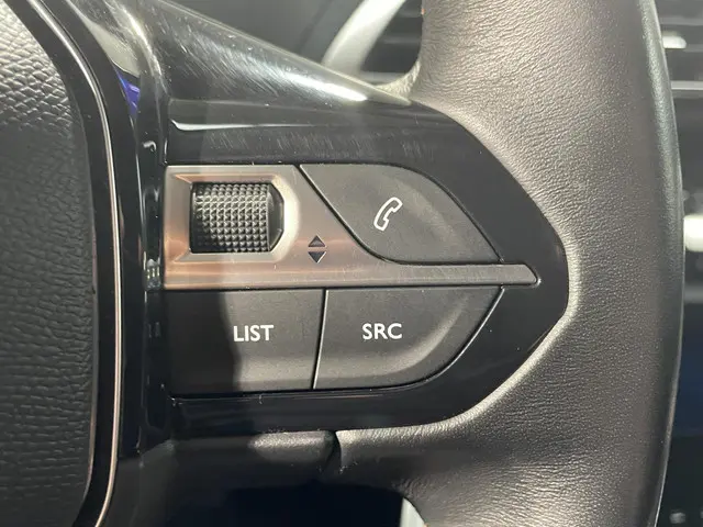 Peugeot 3008 1.2 PureTech Active 2017 Benzine 28