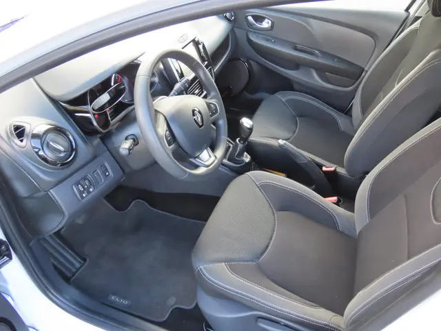 Renault Clio Estate 0.9 TCe Zen *Navi *Cruise 2018 Benzine 8