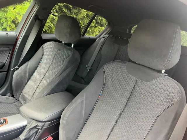 BMW 1 Serie 118i M Sport High Executive 2013 Benzine 21