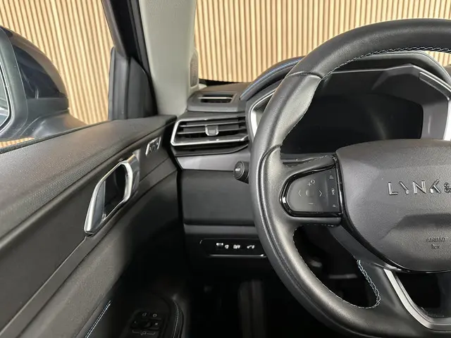 Lynk & Co 01 1.5 2024 Hybride Benzine 16