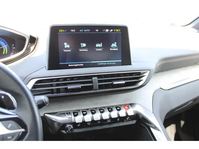 Peugeot 3008 1.6 HYbrid4 300 GT 2020 Hybride Benzine 25