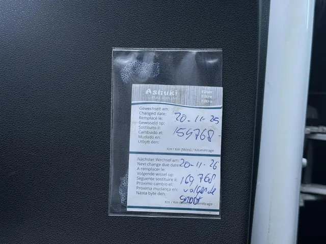 Citroën C4 Cactus 1.2 PureTech Shine 2015 Benzine 24