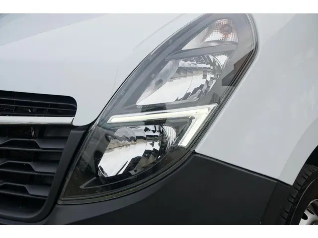 Opel Movano 2.3 TURBO 150 PK L2H2 2020 Diesel 19