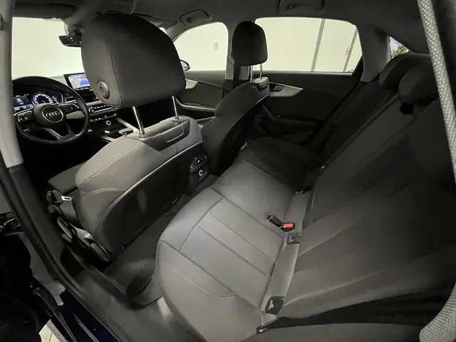 Audi A4 Limousine 40 TFSI Business Edition 2020 Benzine 8