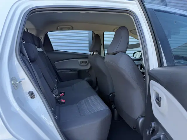 Toyota Yaris 1.0 VVT-i Aspiration 2016 Benzine 12