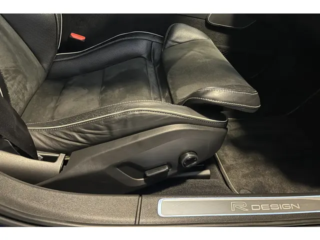 Volvo V90 T4 190pk R-Design 2018 Benzine 16