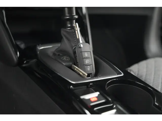 Peugeot 208 PureTech 100 Allure 2024 Benzine 15