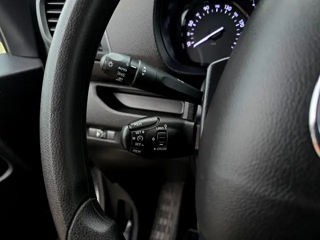 Toyota ProAce Worker 2.0 D-4D Long L3 H1 2023 Diesel 23