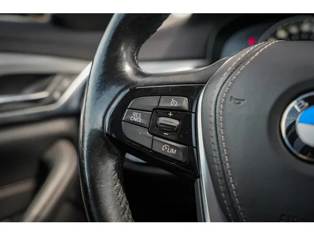 BMW 5 Serie Touring 520i Executive 2017 Benzine 20