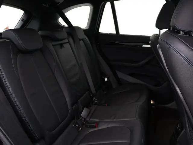 BMW X1 sDrive20i High Executive Edition 2021 Benzine 11