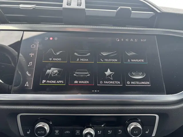 Audi Q3 45 TFSI e S edition 2022 Hybride Benzine 17