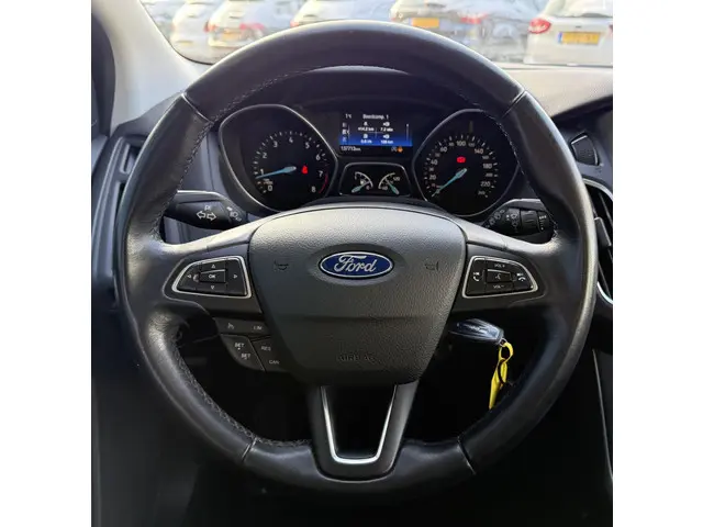 Ford Focus Wagon 1.0 Trend Edition 2015 Benzine 10