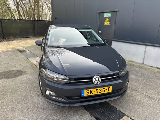 Volkswagen Polo 1.0 TSI Comfortline 2018 Benzine 8