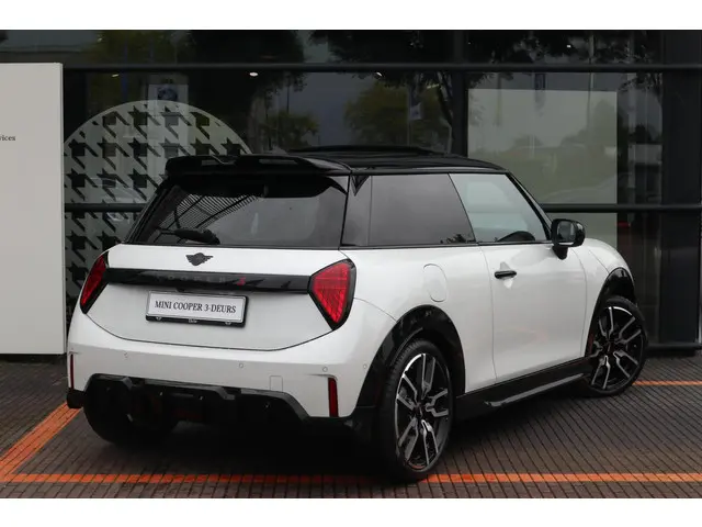 MINI 3-Deurs Cooper S 2024 Benzine 2