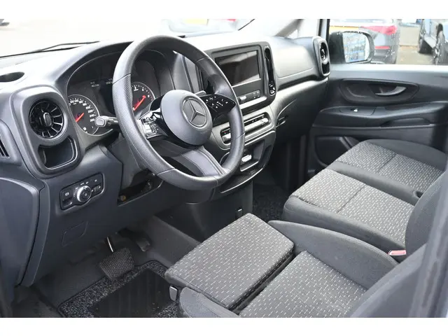 Mercedes-Benz Vito 116 CDI L2 Pro 2024 Diesel 4