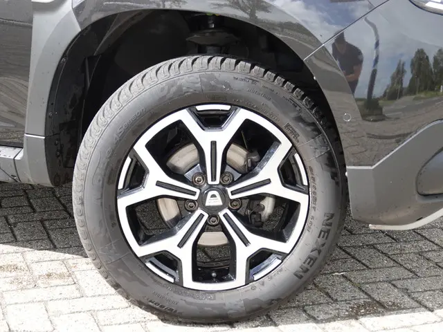 Dacia Duster 1.3 TCe 130PK Tech Road 2019 Benzine 12