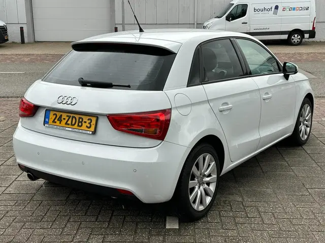 Audi A1 Sportback 1.2 TFSI Connect 2013 Benzine 9