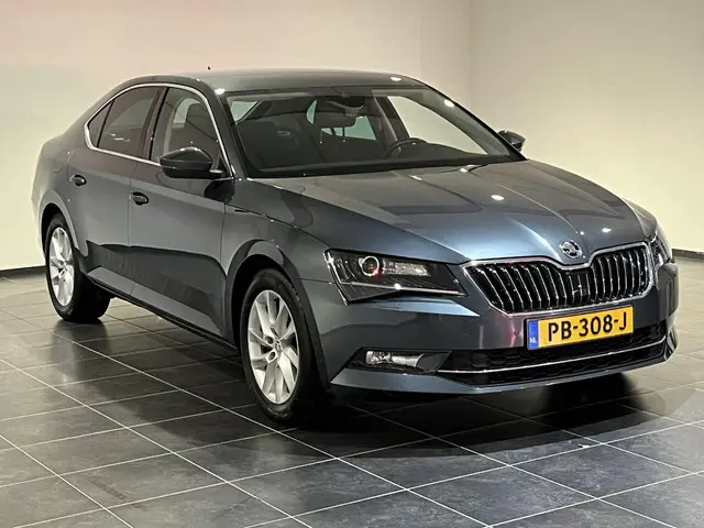Škoda Superb 1.4 TSI ACT Ambition Business 2017 Benzine 5