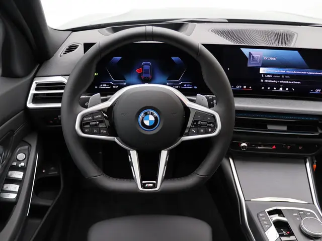 BMW 3 Serie 330e Touring 2026 Hybride Benzine 23