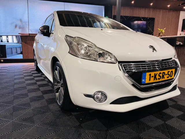 Peugeot 208 1.6 THP XY 2013 Benzine 13