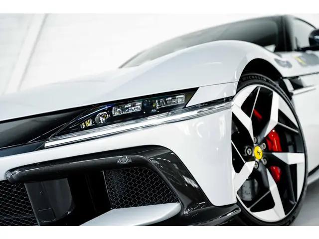 Ferrari 12Cilindri V12 2025 Benzine 30