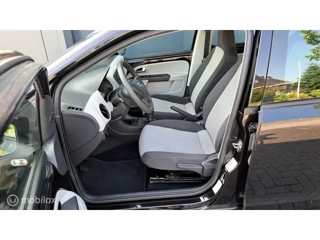 SEAT Mii 1.0 Style Sport 2015 Benzine 13