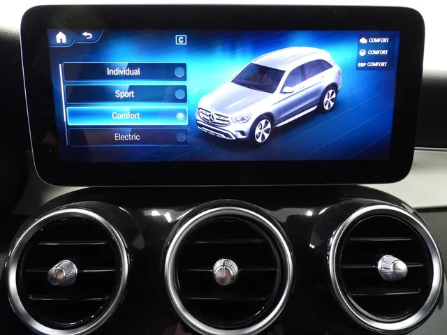 Mercedes-Benz GLC 300e 4MATIC AMG 2021 Hybride Benzine 13