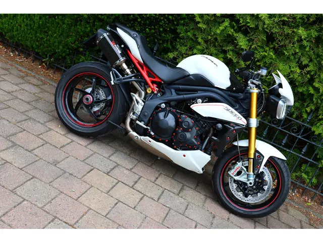 Triumph Speed Triple R 1050 ABS 2012 Benzine 7