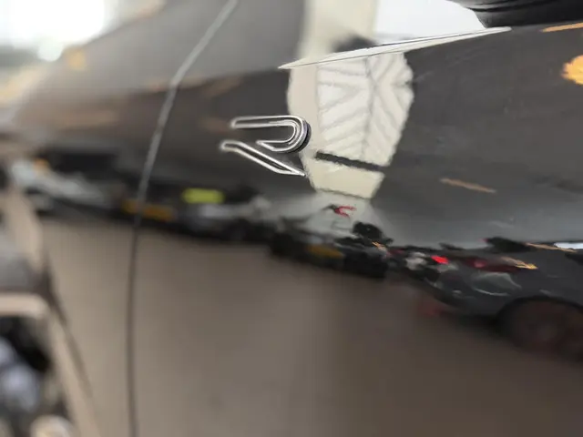 Volkswagen Golf 1.5 R Line 2025 Hybride Benzine 15